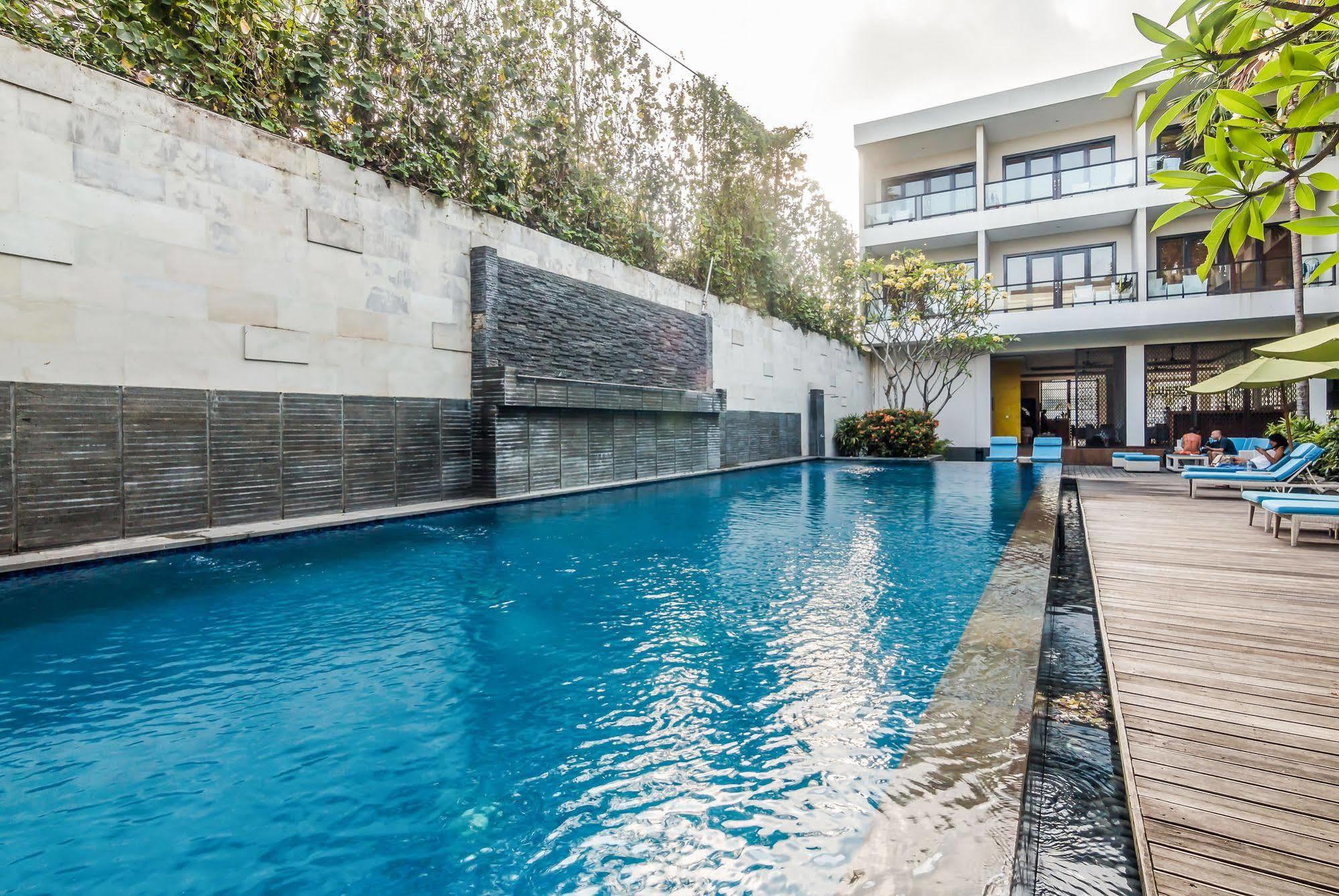 Zen Rooms Kuta Beach Poppies Lane Екстериор снимка