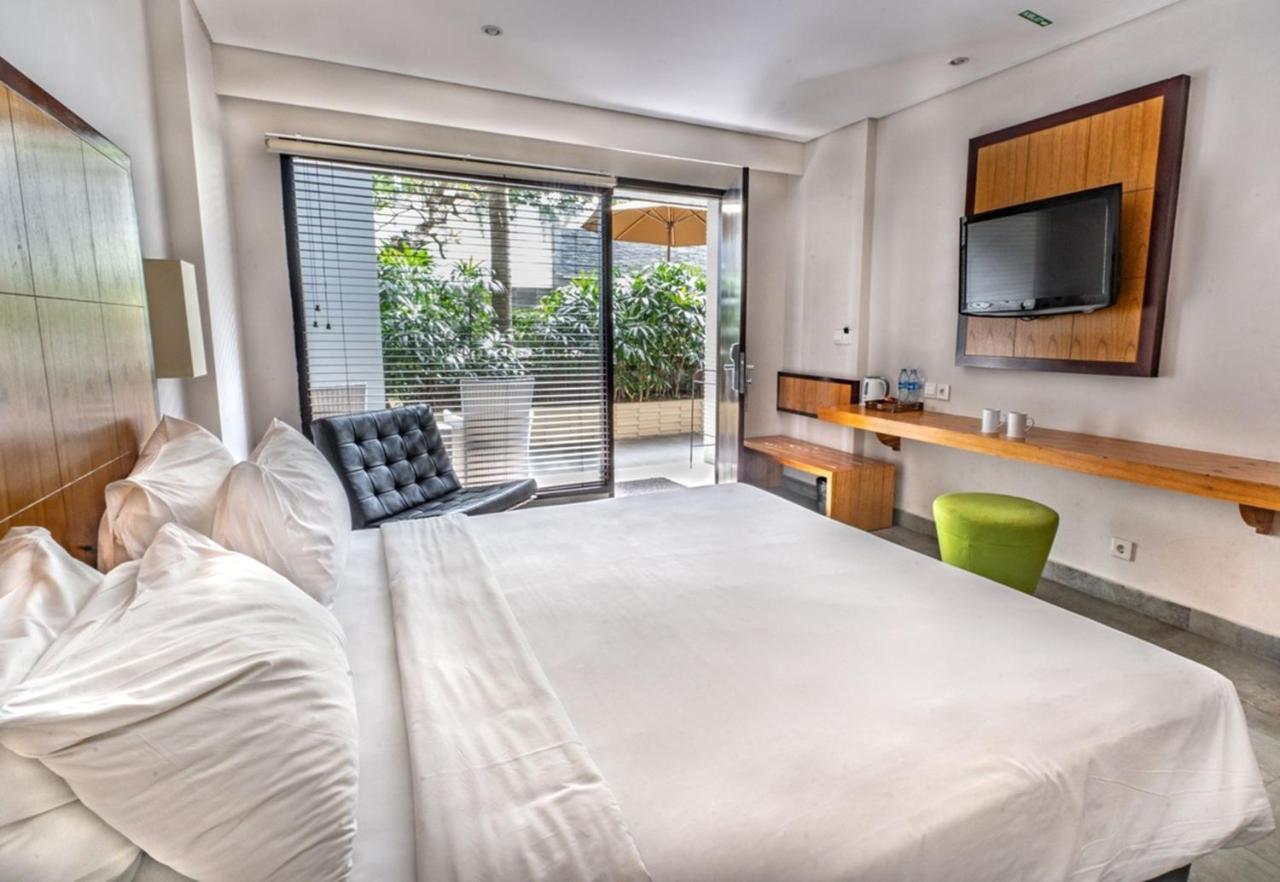 Zen Rooms Kuta Beach Poppies Lane Екстериор снимка